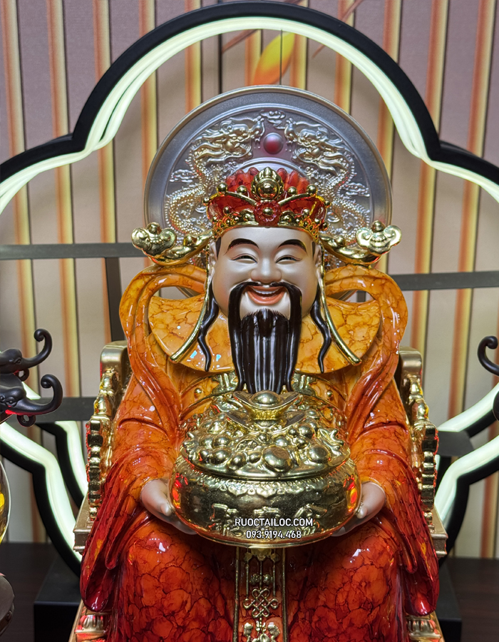 tượng thần tiền bột đá cẩm thạch đỏ có hào quang đẹp