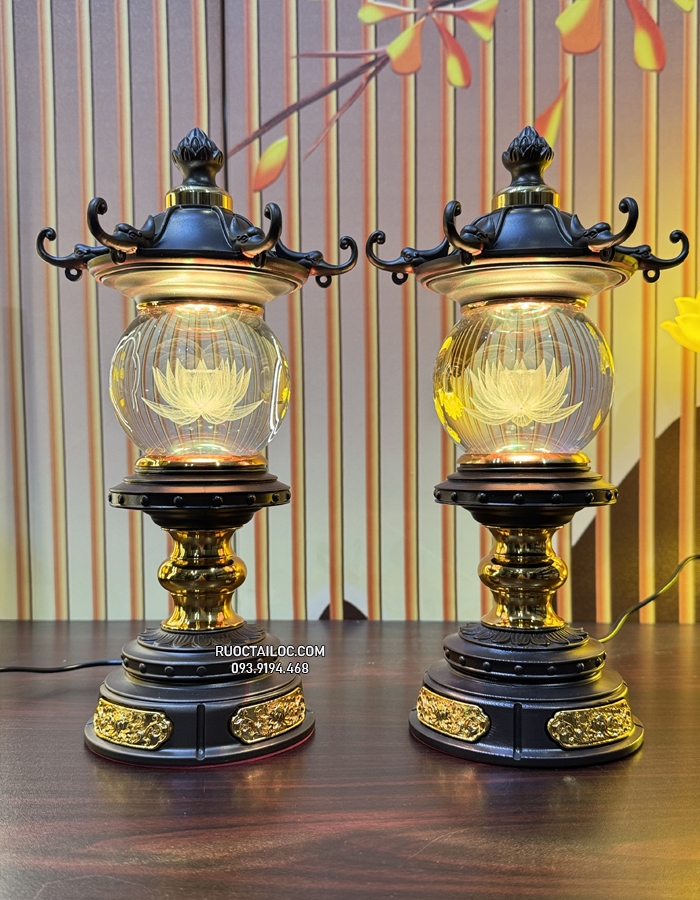 Đèn Thờ Cúng Mái Chùa Thân Hợp Kim Mạ Vàng đẹp