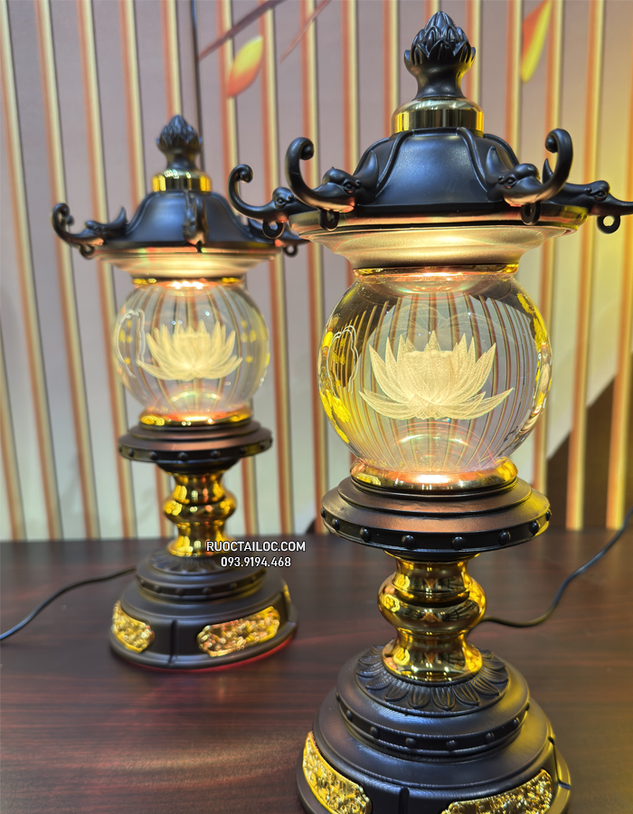 Đèn Thờ Cúng Mái Chùa Thân Hợp Kim Mạ Vàng đẹp