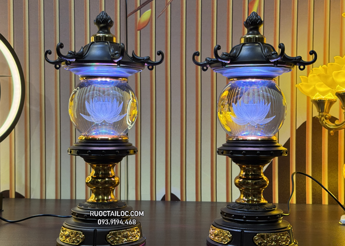 Đèn Thờ Cúng Mái Chùa Thân Hợp Kim Mạ Vàng đẹp