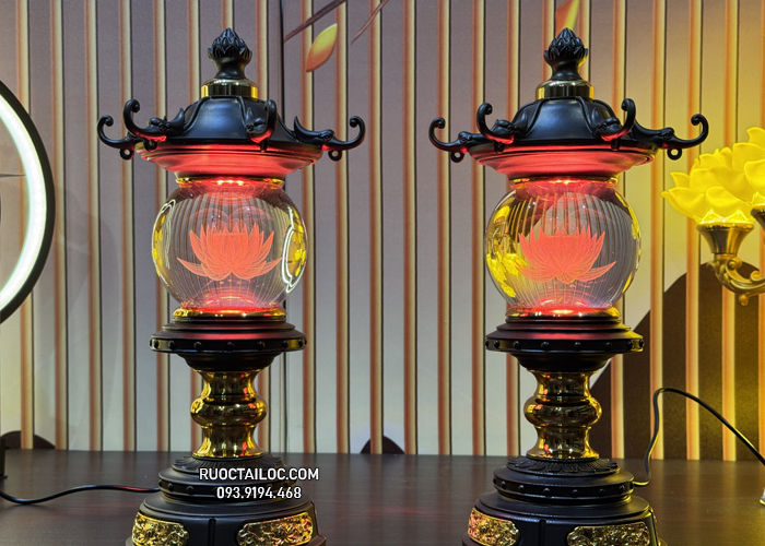 Đèn Thờ Cúng Mái Chùa Thân Hợp Kim Mạ Vàng đẹp