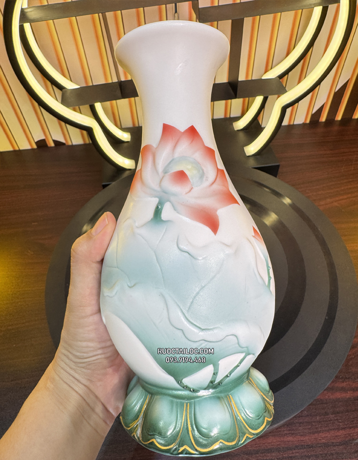 bình bông sứ hoa sen xanh đẹp