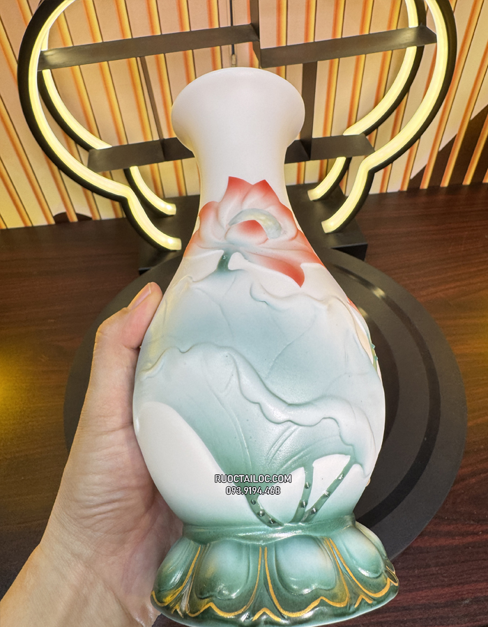 bình bông sứ hoa sen xanh đẹp