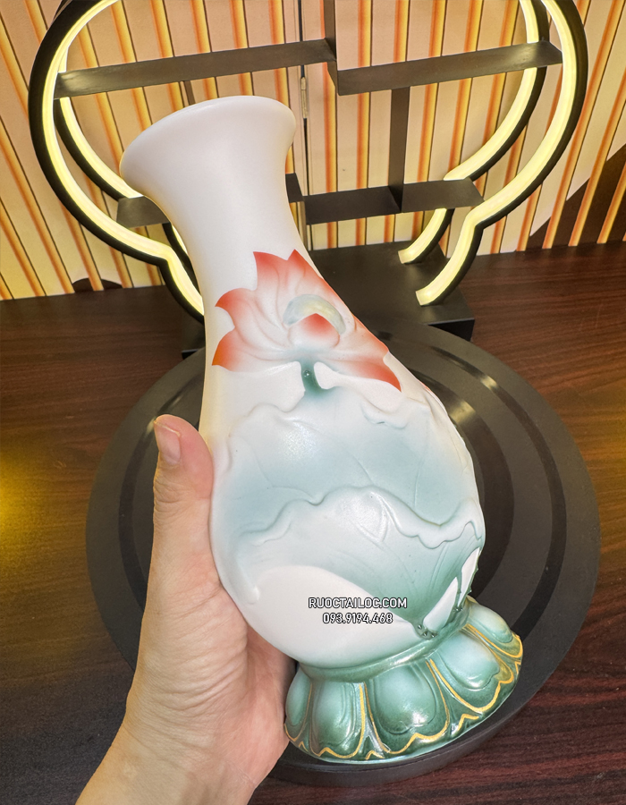 bình bông sứ hoa sen xanh đẹp