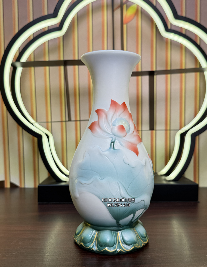 bình bông sứ hoa sen xanh đẹp
