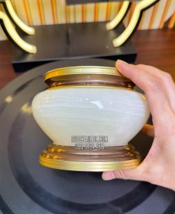 lư hương thờ cúng bằng đá tự nhiên trắng xanh đẹp