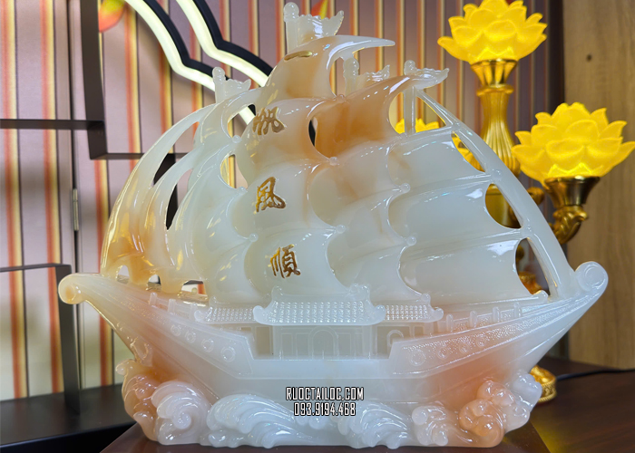 thuận buồm xuôi gió ngọc màu cẩm thạch đẹp