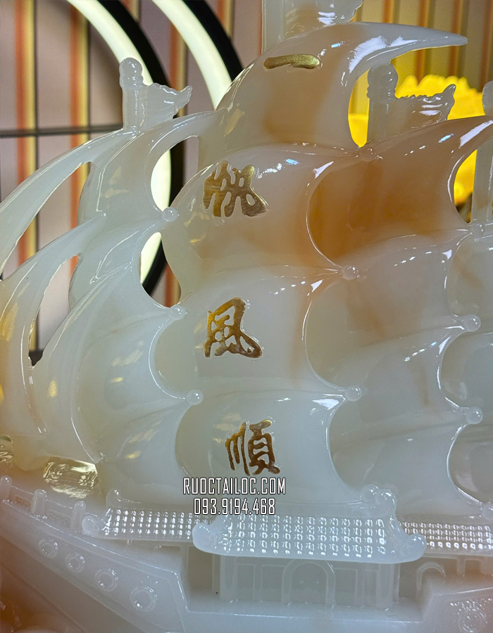thuận buồm xuôi gió ngọc màu cẩm thạch đẹp
