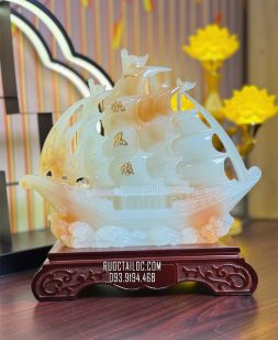 thuận buồm xuôi gió ngọc màu cẩm thạch đẹp