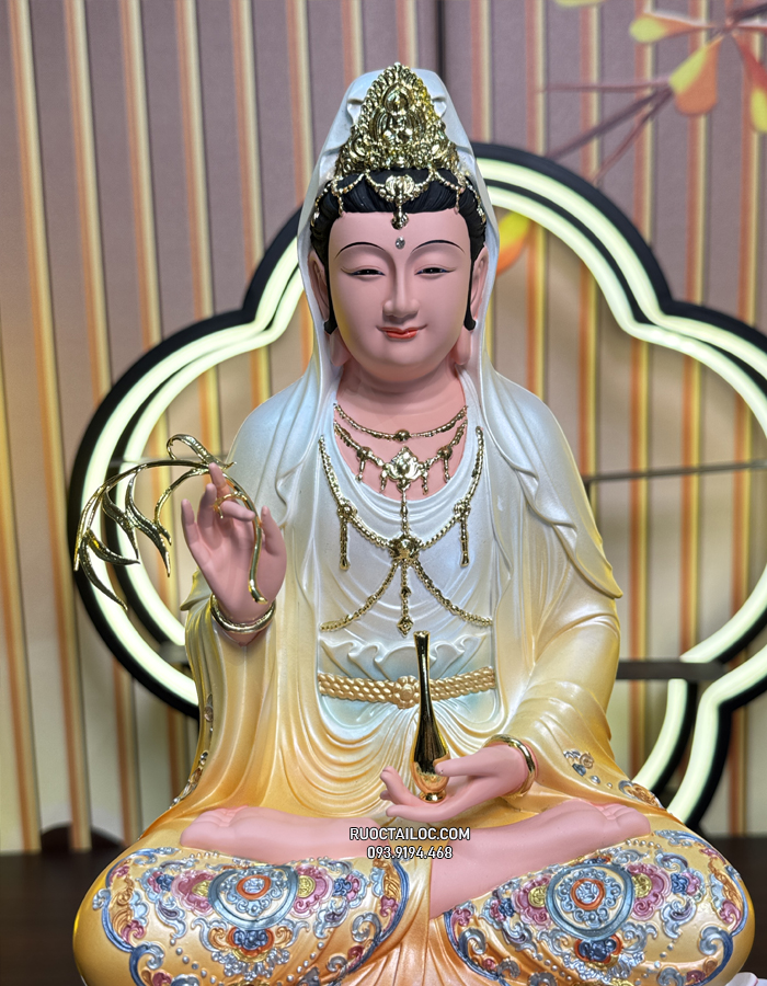 Tượng Quan Âm Bồ Tát bằng composite gấm vàng sen nở đẹp