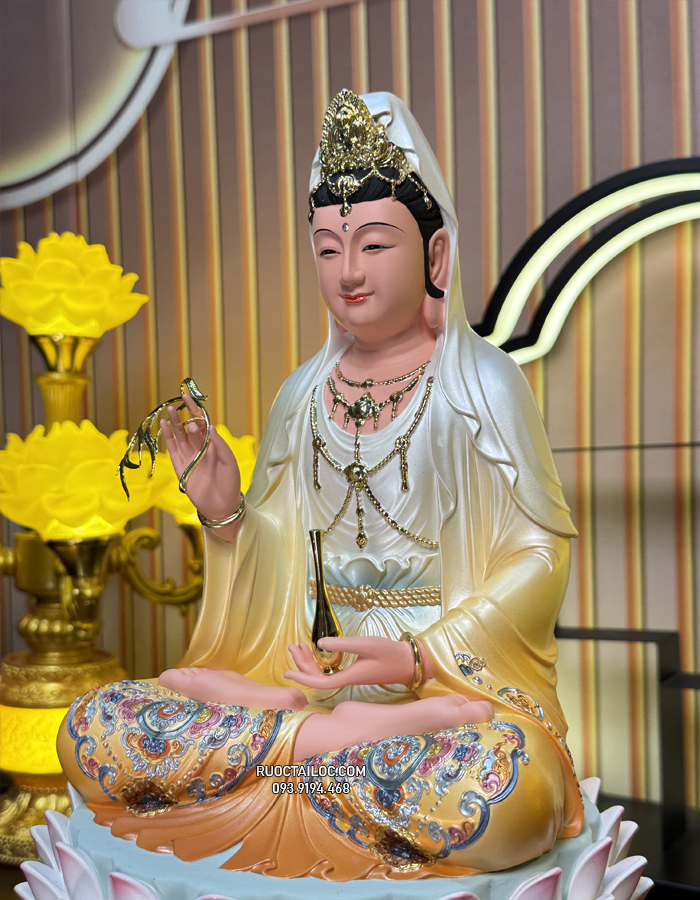 Tượng Quan Âm Bồ Tát bằng composite gấm vàng sen nở đẹp