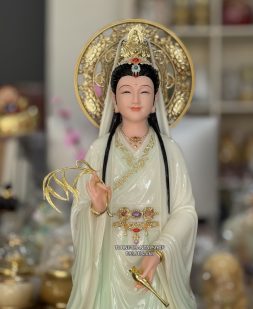 Tượng Quan Âm Bồ Tát đứng đài sen có hào quang nhỏ