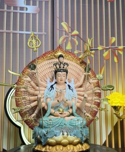 Tượng Thiên Thủ Thiên Nhãn Composite Gấm Xanh đẹp