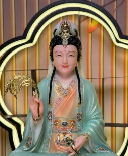 Tượng Quan Âm Bồ Tát bằng bột đá xanh vẽ gấm đẹp