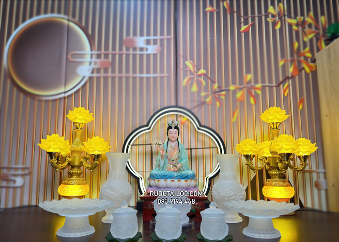 Tượng Quan Âm Bồ Tát bằng bột đá xanh vẽ gấm đẹp