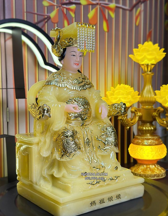 Tượng Thiên Hậu Thánh Mẫu bằng bột đá thạch anh đẹp