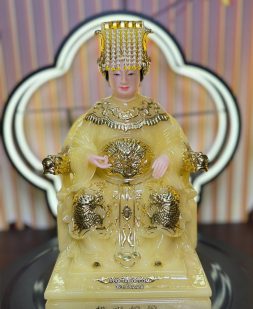 Tượng Thiên Hậu Thánh Mẫu bằng bột đá thạch anh đẹp