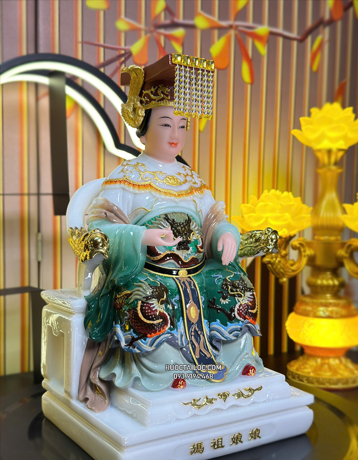 Tượng Thiên Hậu Thánh Mẫu Xanh Ngọc Bằng Bột Đá THTM-022