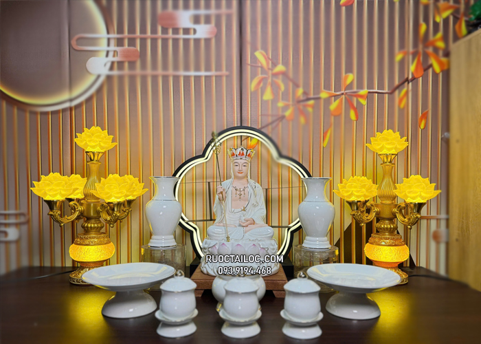 Tượng Địa Tạng Bồ Tát bằng sứ trắng sen hồng đẹp
