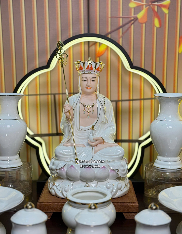 Tượng Địa Tạng Bồ Tát bằng sứ trắng sen hồng đẹp