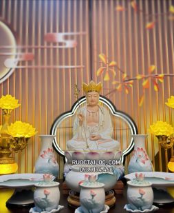 Tượng Địa Tạng Bồ Tát bằng sứ đế sen xanh đẹp