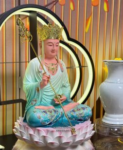 Tượng Địa Tạng Bồ Tát bằng composite xanh đẹp
