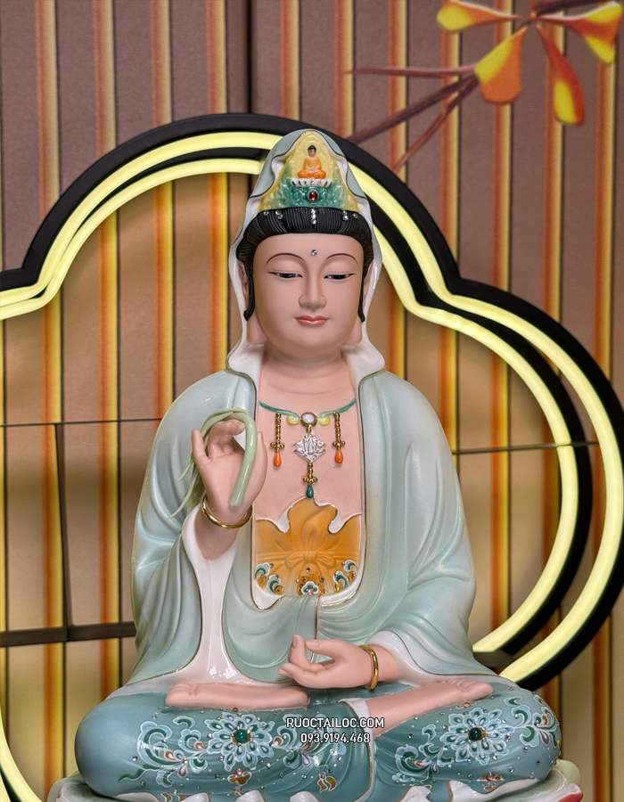tượng Quan Âm Bồ Tát bằng sứ vẽ gấm xanh đẹp