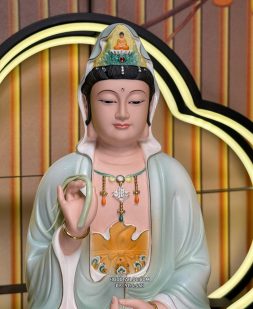 tượng Quan Âm Bồ Tát bằng sứ vẽ gấm xanh đẹp