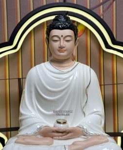 Tôn Tượng Bổn Sư thích Ca Mâu Ni bằng sứ trắng nhiều kích thước