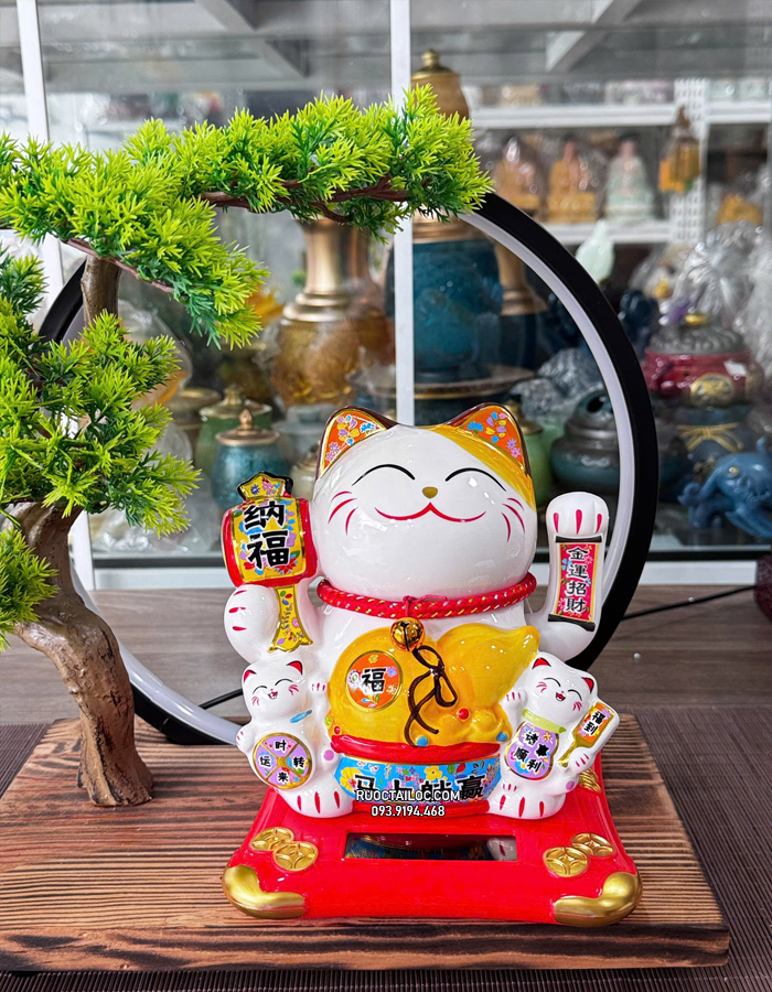 Mèo Thần tài năng lượng cầm búa khai vận đẹp