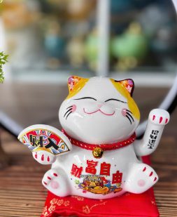 mèo thần tài cầm quạt đẹp