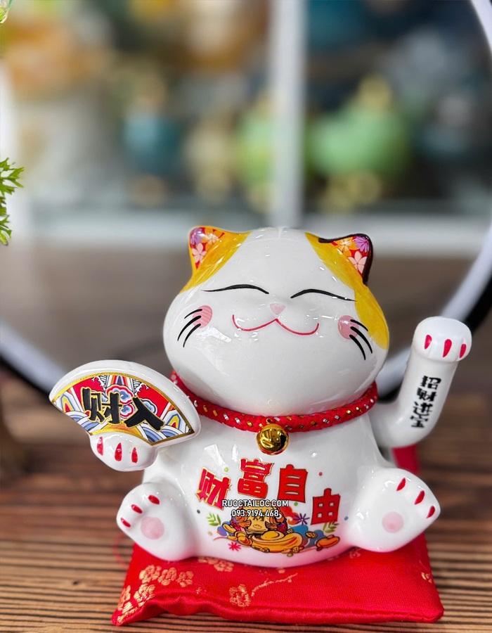 mèo thần tài cầm quạt đẹp