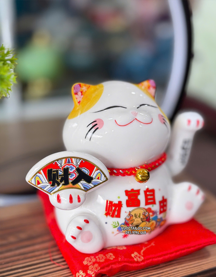 mèo thần tài cầm quạt đẹp