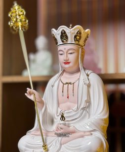 Tượng Địa Tạng Sứ trắng đế xanh đẹp